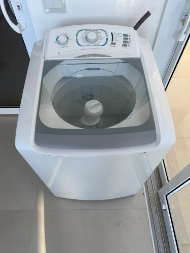 Máquina de lavar roupas Eletrolux 12 quilos LT12F