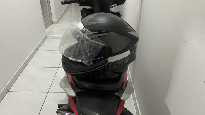 Capacete fechado Tm 62!!urbano R8 Viseira cristal com Narigueira