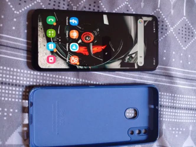 Samsung A30 