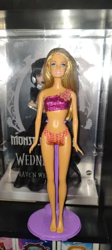 Barbie roupa de praia (corpo 1999 e cabeça 1998)