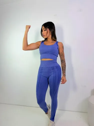 Roupa de academia 