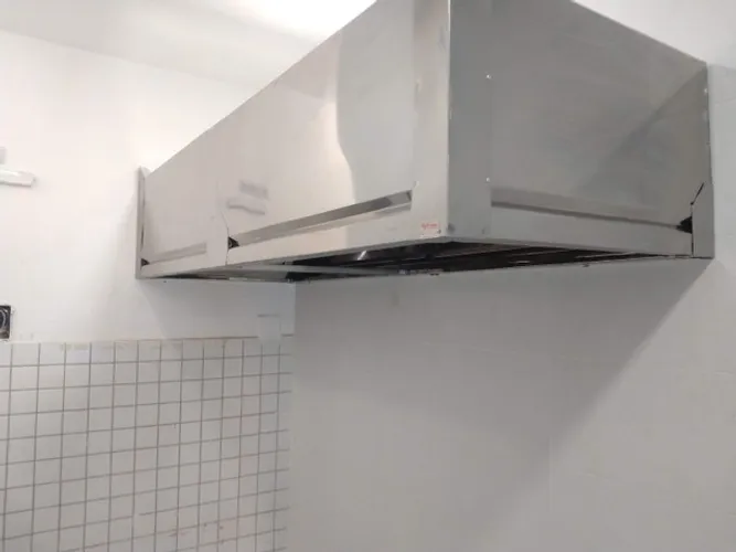 Coifa de inox mesa de inox estantes de inox 