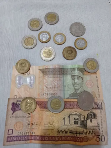 Vendo Coleção de Notas e Moedas Antigas nacioanis e de outros Paises.