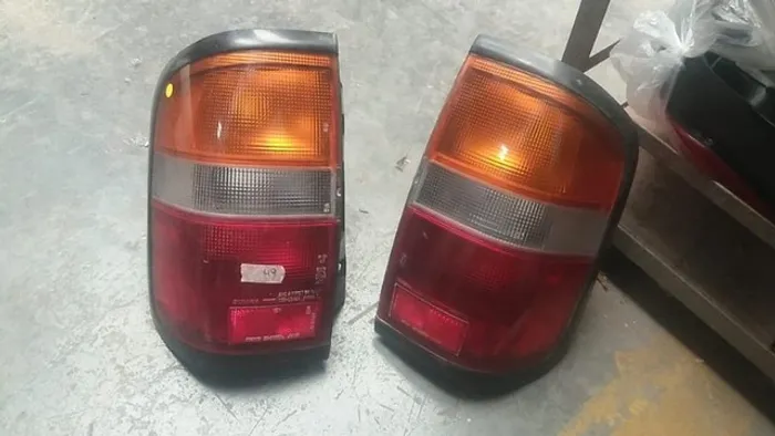 Lanterna Nissan Pathfinder 1996 1997 1998 1999