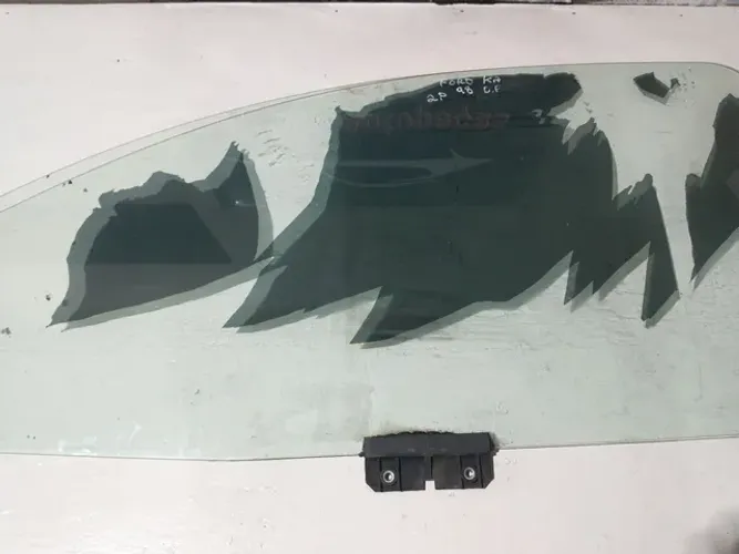 Vidro dianteiro esquerdo Ford Ka 98 2p