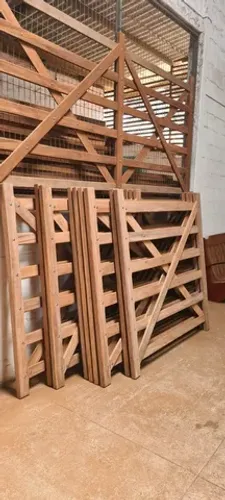 Porteira de madeira (1,50 /2,00 /2,50 /3,00 x 1,50)