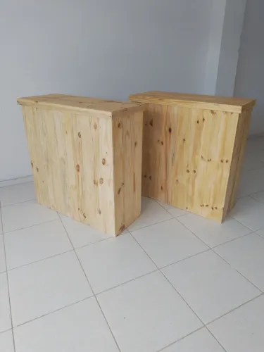 Balcão de madeira rústica para bar ou restaurante