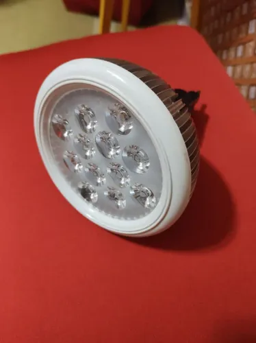 Lâmpada refletor em Led