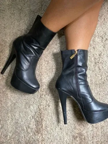 Bota de couro plataforma 37