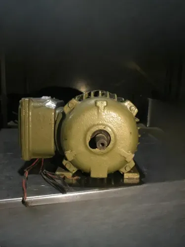 Motor elétrico EBERLE - Trifásico 1/3 CV - RPM 1700 Eixo 14