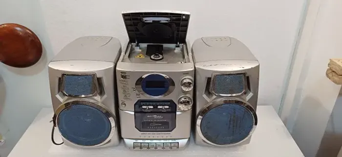 Micro system britania modelo bs-369 precisando de reparos
