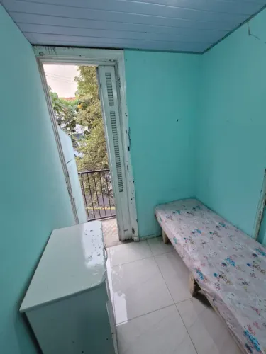 Quartos individuais Mobiliados Pagou Morou