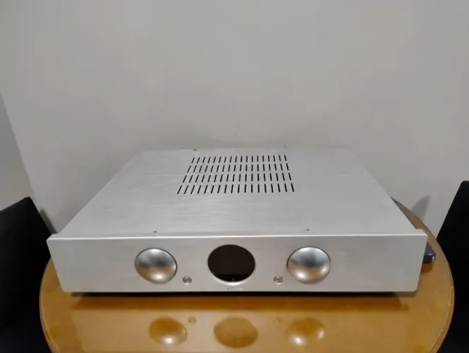 Amplificador Integrado Ezo Cairn 4808SL - 50w c/ remoto made in France 220v Desapego