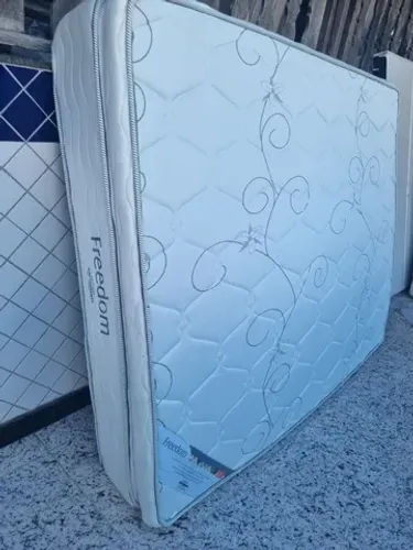Colchão tamanho Queen Ortobom freedom , aceito cartão e entrego
