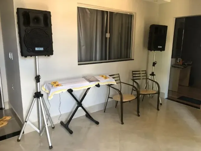 Caixas Acústicas CSR 3000A e CSR 3000 + Pedestais