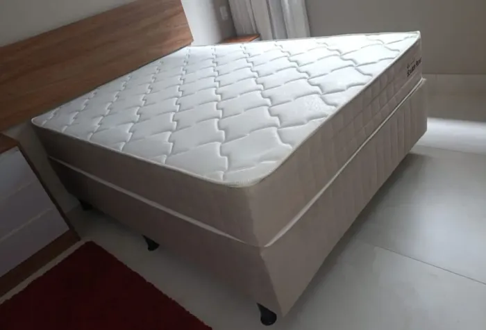Cama box bege molas ensacdas top scal
