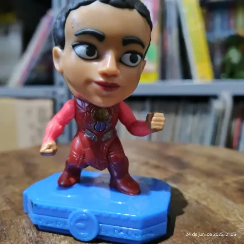 Boneco do personagem do filme Eternos, Makkari