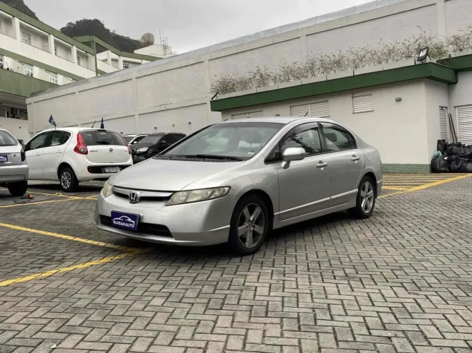 Entrada + 833,00 - Honda Civic LXS 1.8 2007