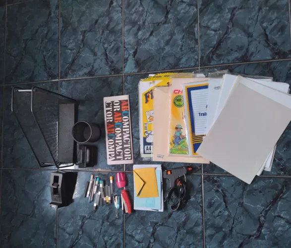 Kit de Papelaria variados. LER ANUNCIO 
