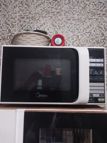 Micro-ondas Midea em perfeito estado