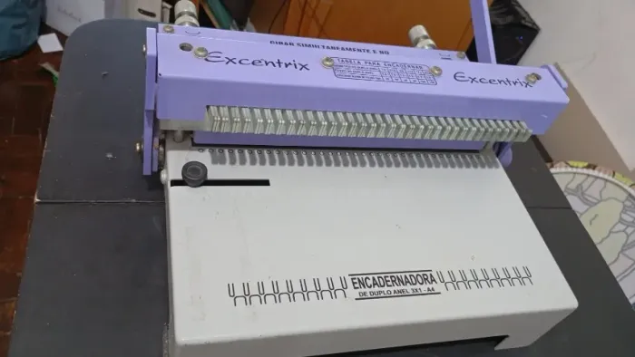 Encardenadora e Perfuradora Excentrix para Encadernação Wire-o Passo 3x1 e Espiral