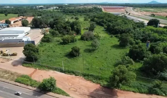 VENDO TERRENO AVENIDA FERNANDO CORREIA DA COSTA AO LADO DA VOLVO TRATORES E BOM FUTURO 60.