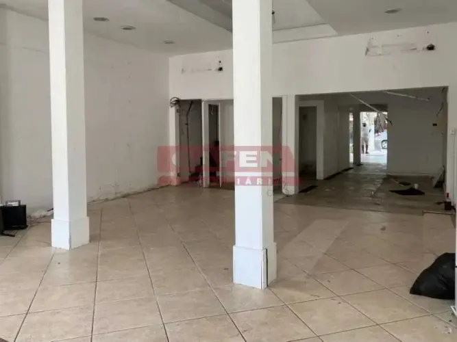 Oportunidade Duas Lojas Comerciais na Rua das Pedras em Búzios