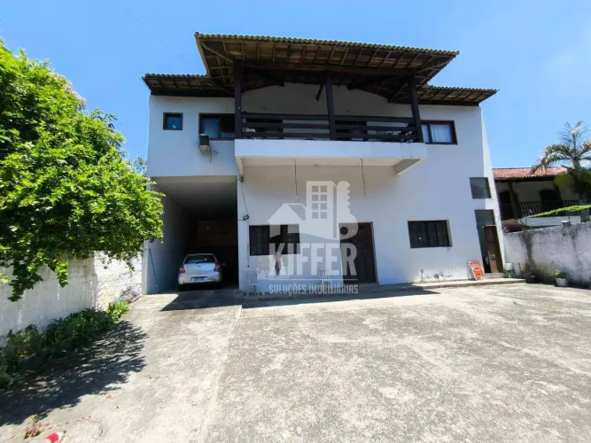 Casa Comercial com 3 Suítes e Amplo Espaço na Caetano Monteiro