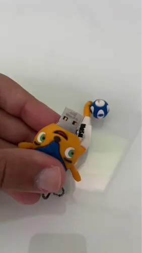 Pen Drive Mascote Fuleco (Copa 2014) - 4GB - Chaveiro Colecionável