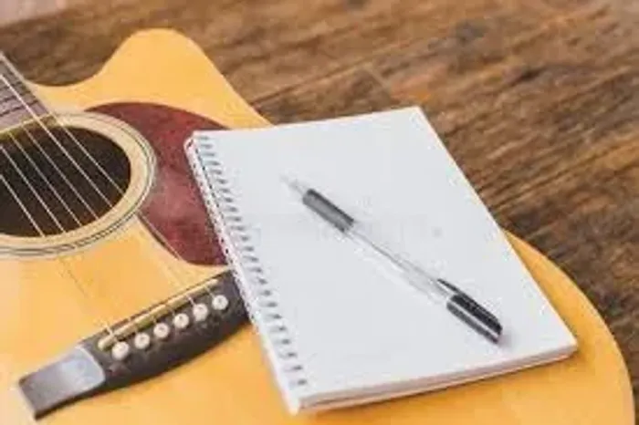 Busco parcerias para composição