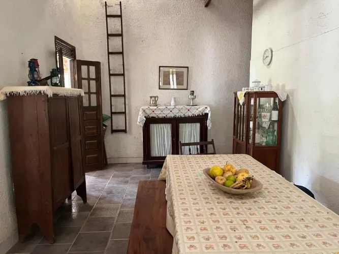 Belissímo sítio com uma elegante casa sede e piscina em São José