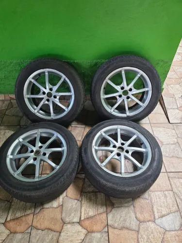 Rodas e pneus de veículos, 205/55 R16