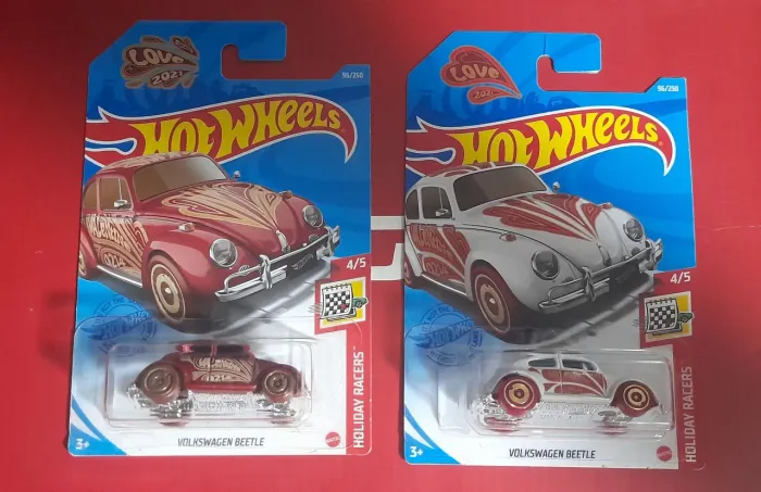 2 Miniaturas Hot Wheels Volkswagen Beetle Fusca Holiday Racers, edição especial