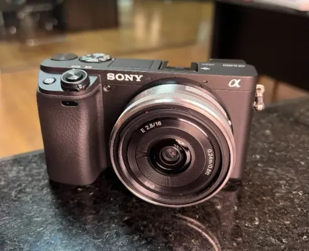 LENTE SONY E 2.8/16MM Grande Angular