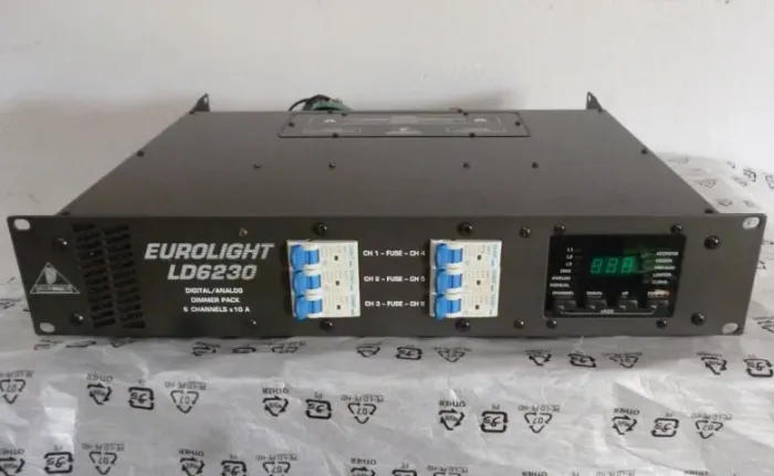Rack Dimmer DMX Behringer LD6230