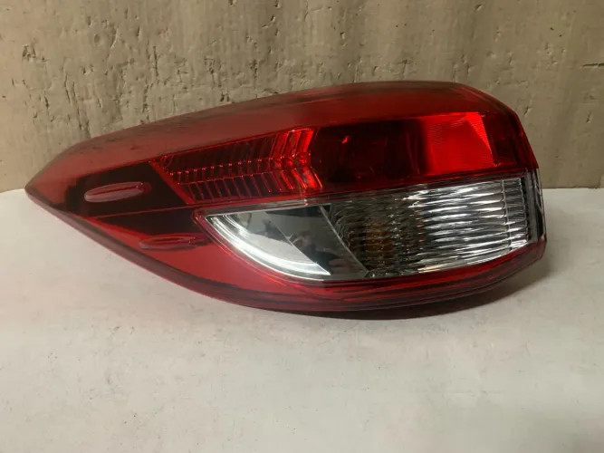 Lanterna traseira Yaris sedan