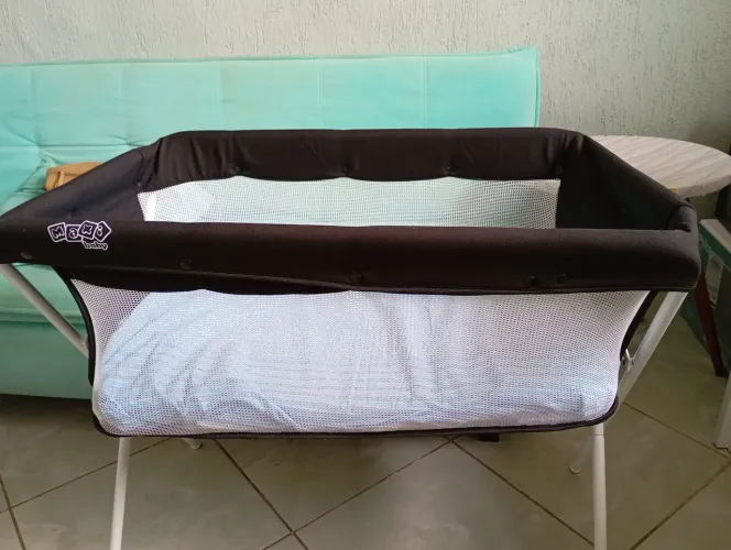 Berço Portátil Compacto - Conforto e Segurança para o Bebê