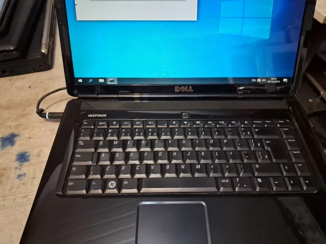 Notebook Dell. Algumas teclas estão falhando