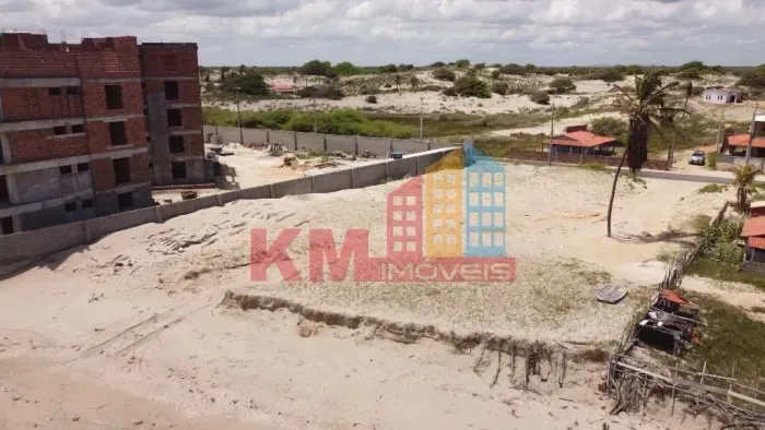 Vende-se Amplo Terreno, localizado na Principal da Praia de Gado Bravo em Tibau-RN.