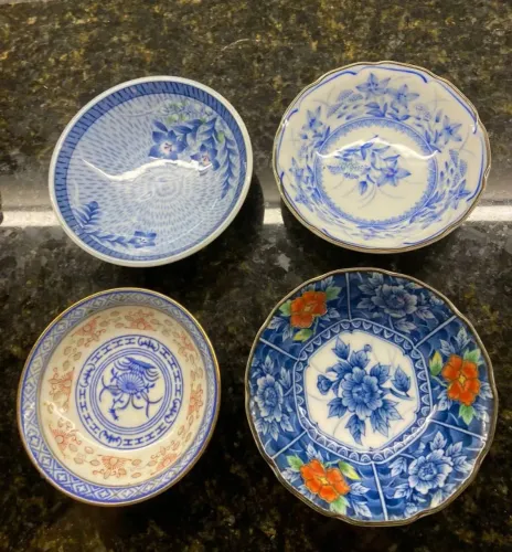 Conjunto de 4 Tigelas Chinesas de Porcelana Decorados Importados.