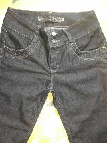 VENDO CALÇA JEANS FEMININA NOVA