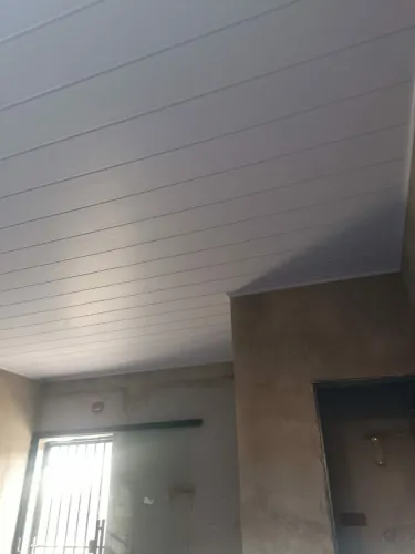 Montagem de forro pvc, Divisória, Porta sanfonada