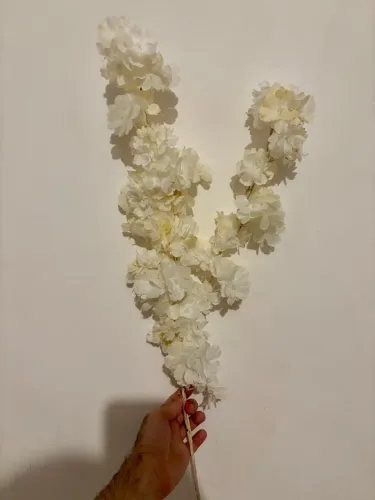 Arranjo de flor falsa para decoração