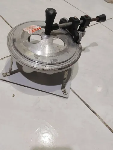 Seladora e fechadora de Marmitex 