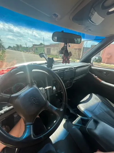 S-10 2011 diesel 4x4 executive prata