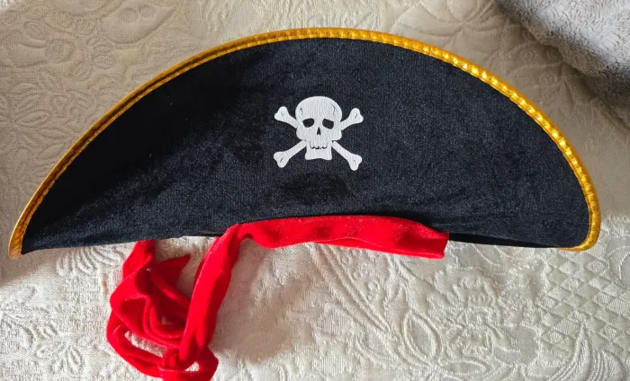 VENDO CHAPÉU DE PIRATA