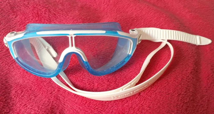 Óculos de Natação Cressi - Perfeito para suas aventuras aquáticas!
