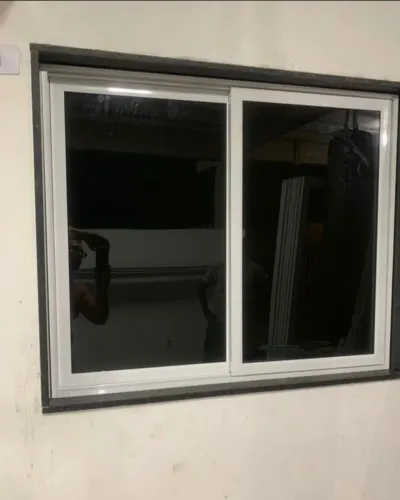 Vendo Janela de Alumínio Branca
