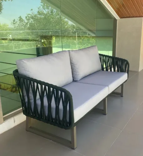 Sofá elegante 2 lugares para área externa