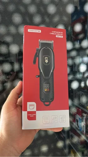 Máquina para cortar cabelo e acabamento sem fio com visor digital